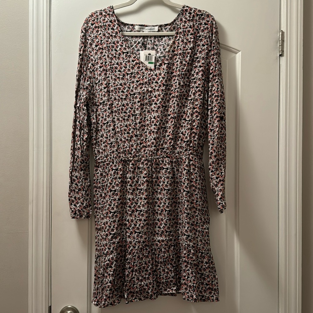 Cupcakes and Cashmere Long Sleeve Floral Dress